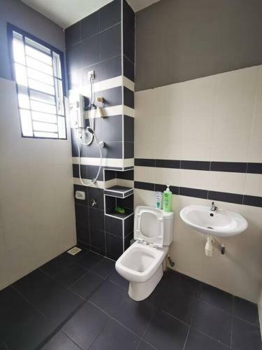 Villa Exotic Homestay-corner 2-storey Park View Bukit Indah