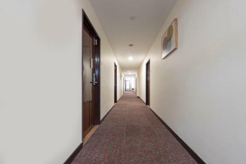 Capital O 90447 Hotel Ezzyhome Kebun Teh