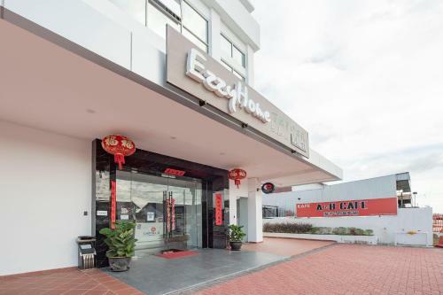 Capital O 90447 Hotel Ezzyhome Kebun Teh