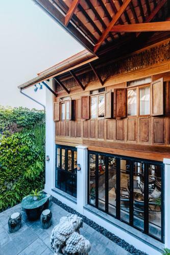 Bed & Breakfast Punyashthiti Villa