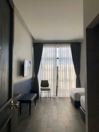 Bed & Breakfast Goodnight Poshtel + Free Netflix