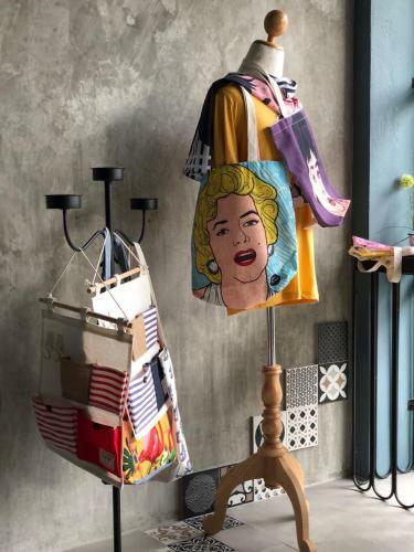 Bed & Breakfast Goodnight Poshtel + Free Netflix