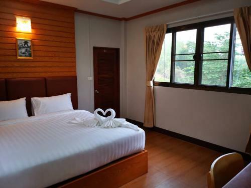 Hotel Rs Phong Riverside Resort