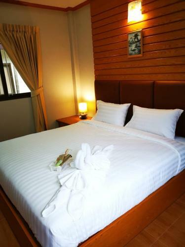 Hotel Rs Phong Riverside Resort
