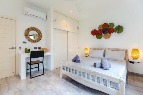Villa Manuia, 3 Br, 500m, From The Beach
