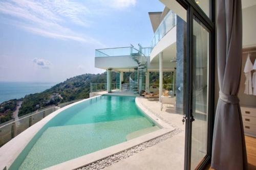 4 Bedroom Simply Stunning Sea View Villa ~ Chaweng