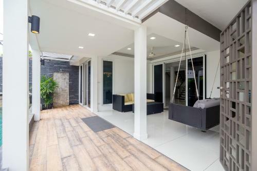 Modern Pool House