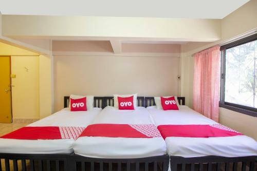 Oyo 75372 Flight Hut Hotel