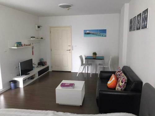 Apartamento Baan Kun Koey Condominium