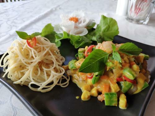 Fresh Inn Hotel - Sha Extra Plus