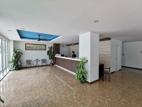 Hotel The Base Hua Hin