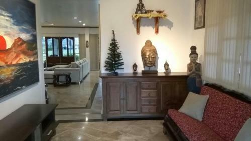 Laguna Villa 2
