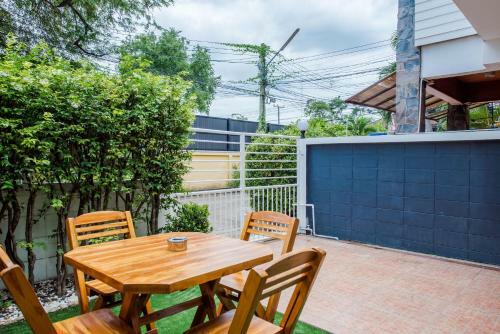 White Beach House Hua Hin 20 Second To The Beach