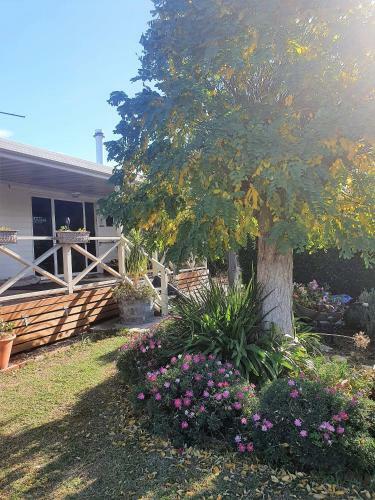 Unwind At Milang Lakefront Retreat