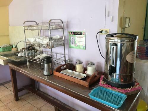 Hotel Apinya Court