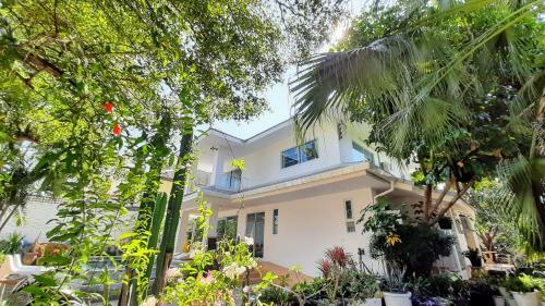 Zerene Garden Pool Villa