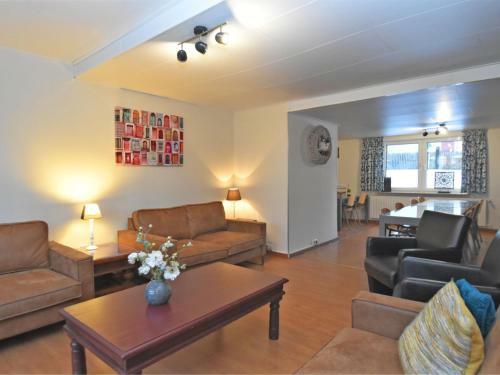 Detached Holiday Home Near Ober-waroldern With Sauna