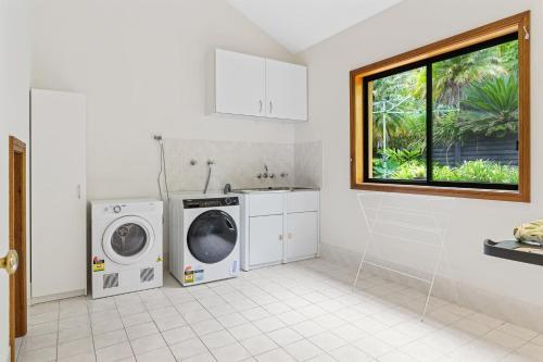 Oceans 19 Views / Spa Bath / Fire Place / Nelson Bay