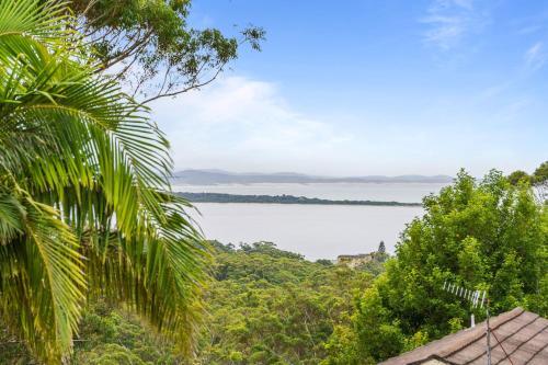 Oceans 19 Views / Spa Bath / Fire Place / Nelson Bay