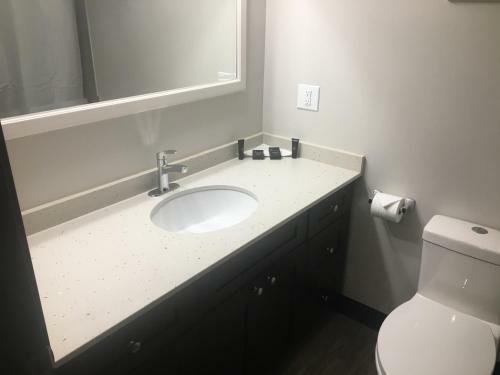 Hotel Homestead Inn & Suites