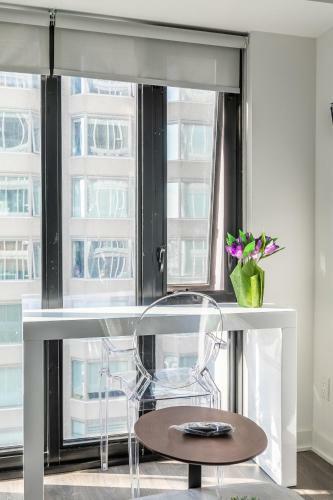 Apartamento Designer 1br + Study Suite In Coveted Yorkville