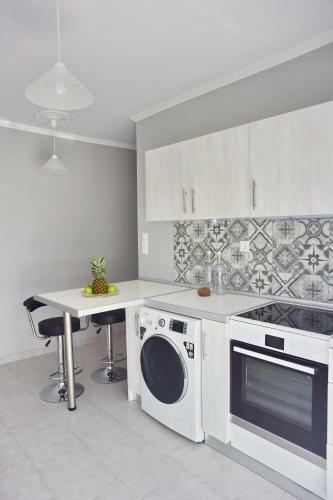Alkyoni City Apartment