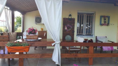 Platanos House