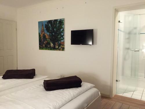 Hostal Gasthaus Loewenthor & Hotel Hahn