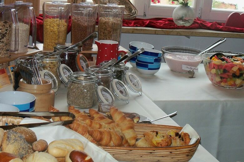 Hostal Landhotel Und Weingasthof Schwarzer Adler