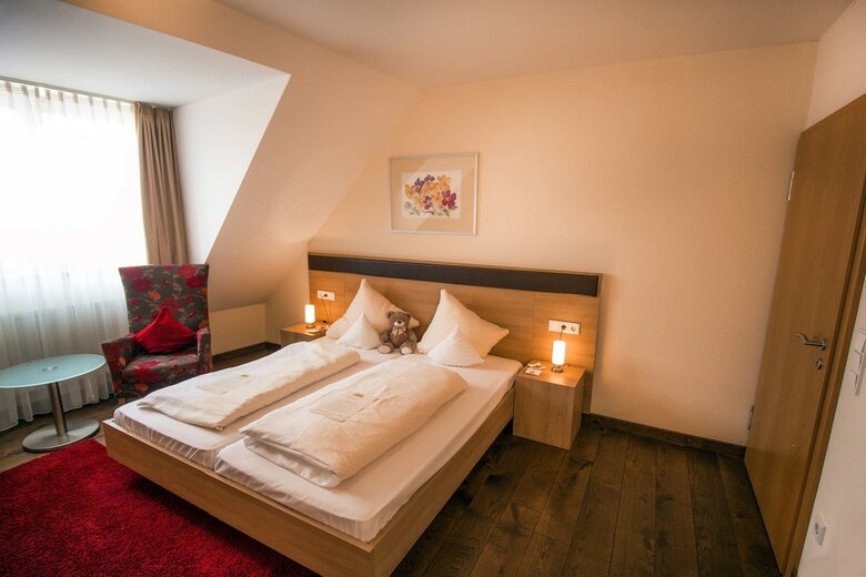 Hostal Landhotel Und Weingasthof Schwarzer Adler