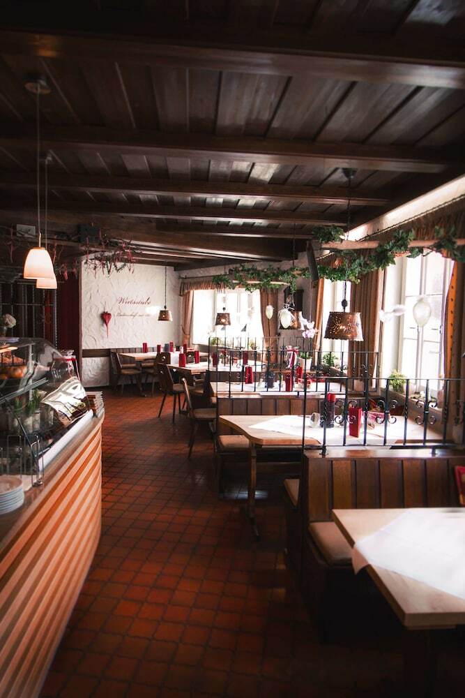 Hostal Landhotel Und Weingasthof Schwarzer Adler