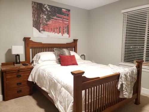 Spacious 5bd/3ba Home W/yard And Ideal Location!