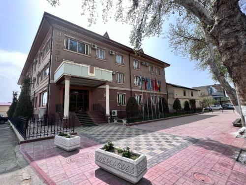 Hotel Grand Nur