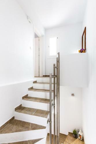 Arcana Santorini Villas, An Authentic Cycladic Experience