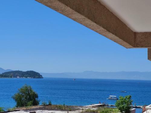 Exclusive Apartments With Lake View