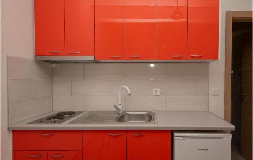 Beautiful Apartment In Drvenik With 1 Bedrooms