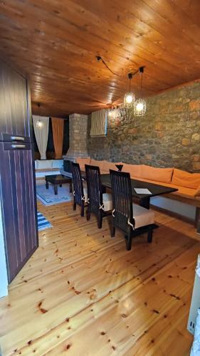 Traditional Cozy Apartment In Livadi Parnassos (2)+(3)