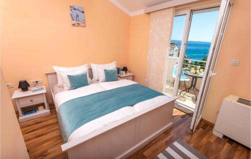 Stunning Apartment In Podstrana With