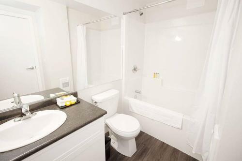 Apartamento One Bedroom Suite With Patio Laundry And Parking