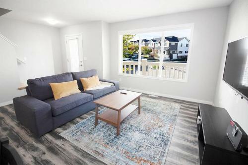 Luxurious 2 Bedroom Townhouse In South Winnipeg