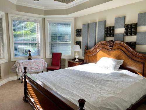 Luxury King 2 Br Garden Suite