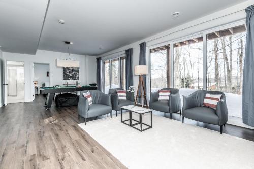 Luxurious Villa Tremblant 4 Bedrooms With Pool Table - B5