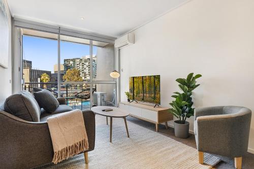 Madecomfy Spacious 2-bed Melbourne City Apartment