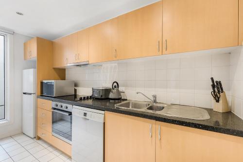 Madecomfy Spacious 2-bed Melbourne City Apartment