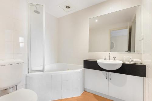 Madecomfy Spacious 2-bed Melbourne City Apartment