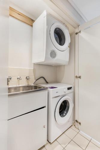 Madecomfy Spacious 2-bed Melbourne City Apartment