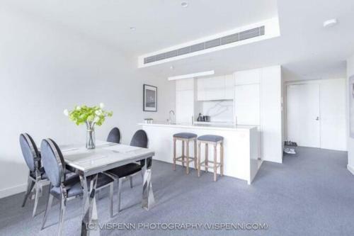 State Of The Art 2bed+2bath Designer Lux Apartment