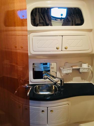 Luxury On The Water (private Luxurious Boat)