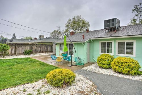 Midcentury Gem In Arden Manor Neighborhood!
