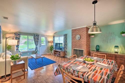Midcentury Gem In Arden Manor Neighborhood!